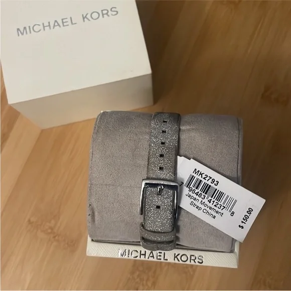 Michael Kors Silver Strap Watch - Picture 2 of 13